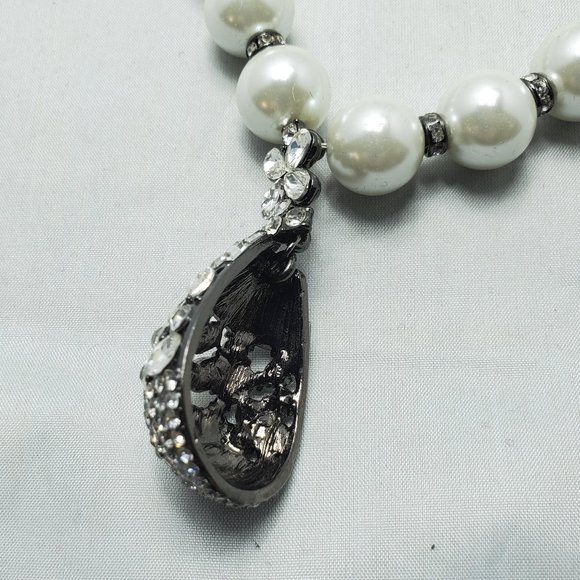 ALI KHAN princess pearls statement neck with crystal encrusted teardrop … - Picture 7 of 7